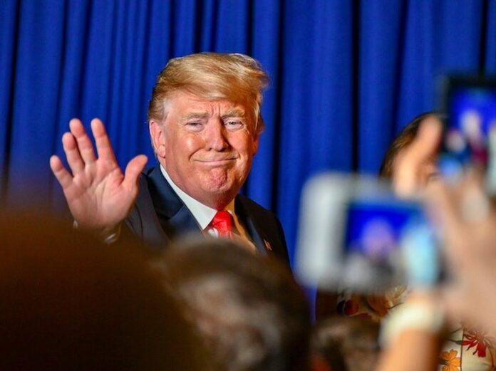 Trump Unveils 100% Tariff on Foreign Semiconductors, Pushes for Domestic Chipmaking